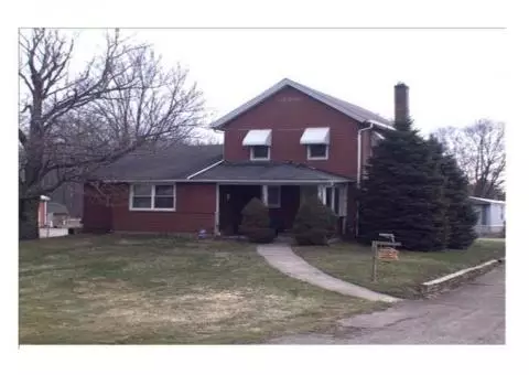 $1000 Rent- 4br - 2400+ sq' HOUSE WITH FREE GAS; CENTRAL A/C (Vienna, OH)