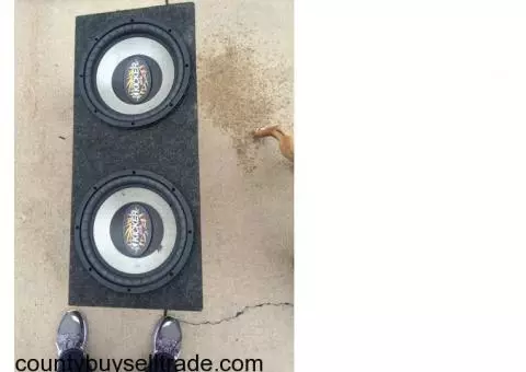 Kicker subs, amp and capacitor